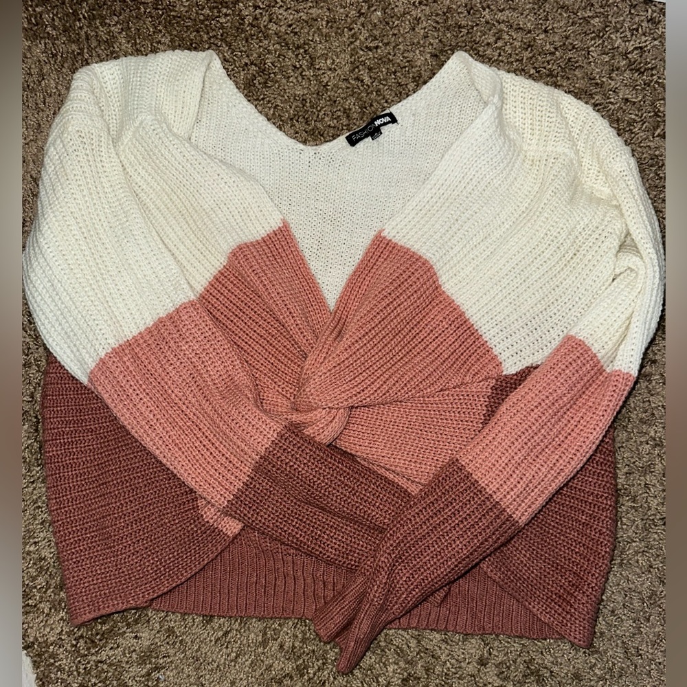 Fashion Nova White/Pink Knit Sweater. Size Womens Small